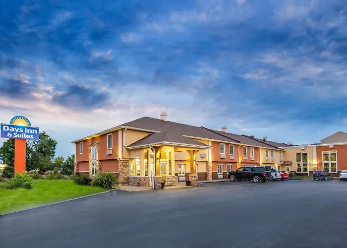 Days Inn & Suites By Wyndham Coralville / Iowa City